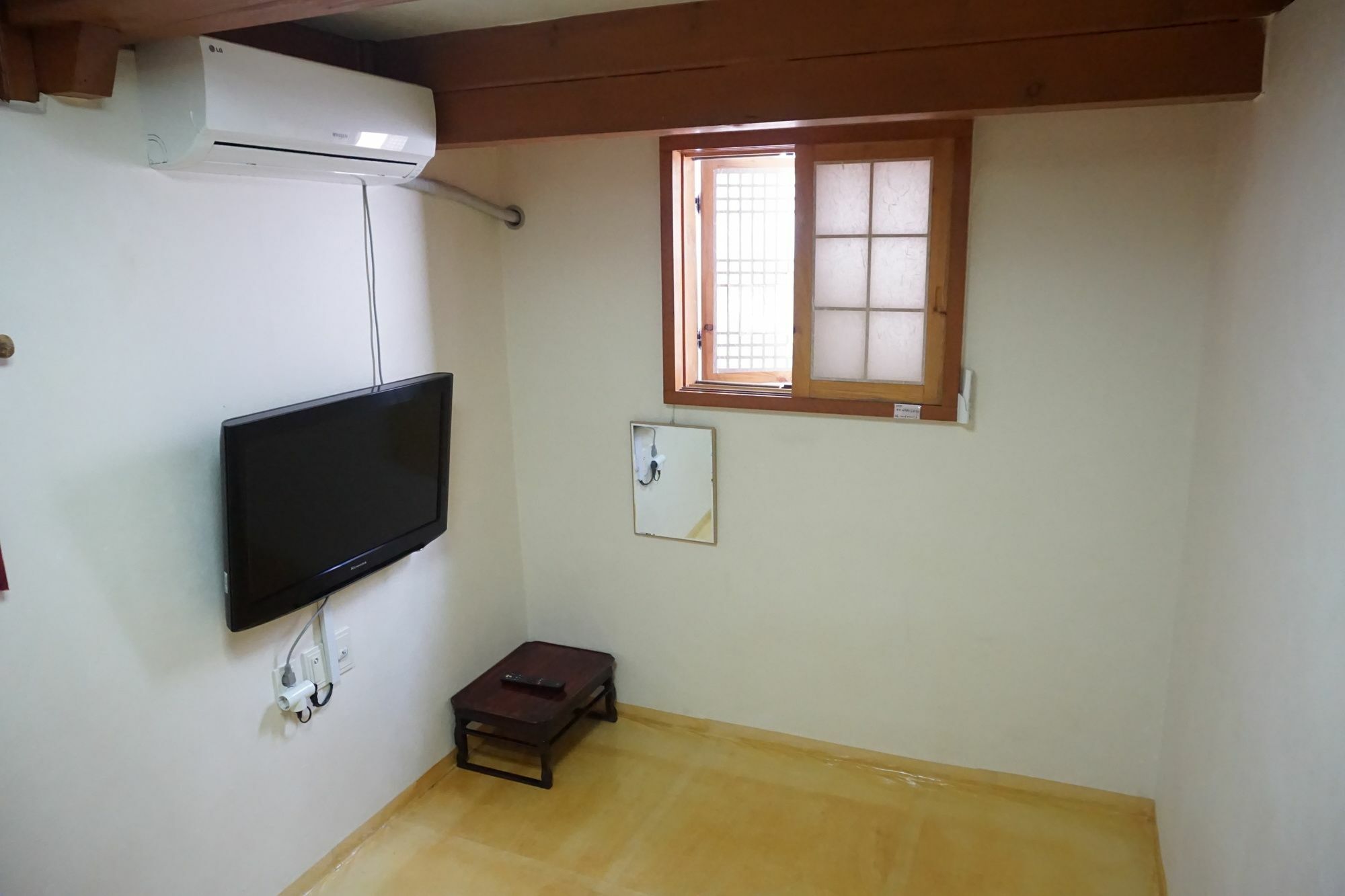 Han Hanok Guesthouse Сеул Экстерьер фото